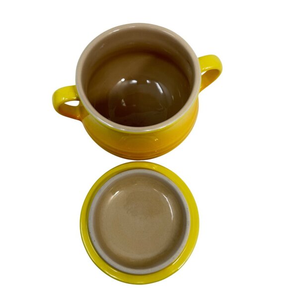 Le Creuset Small Soup/Bean Pot with Lid - Yellow .5ML - Picture 3 of 6